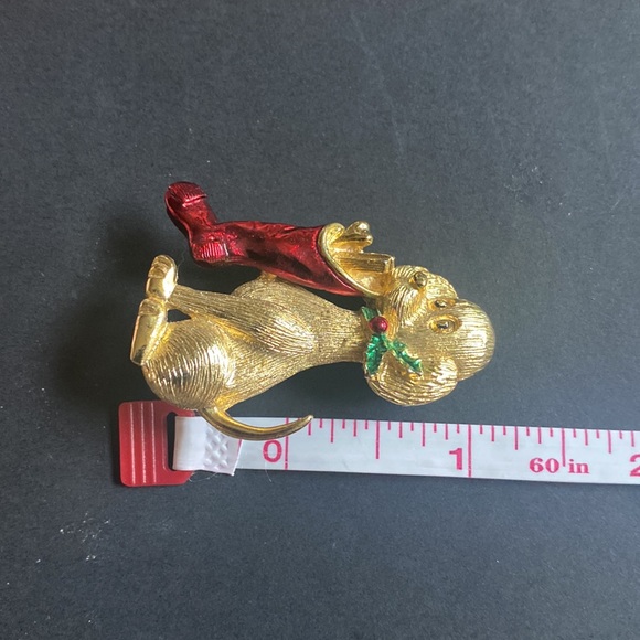 Cute goldtone Christmas pin - Picture 3 of 5
